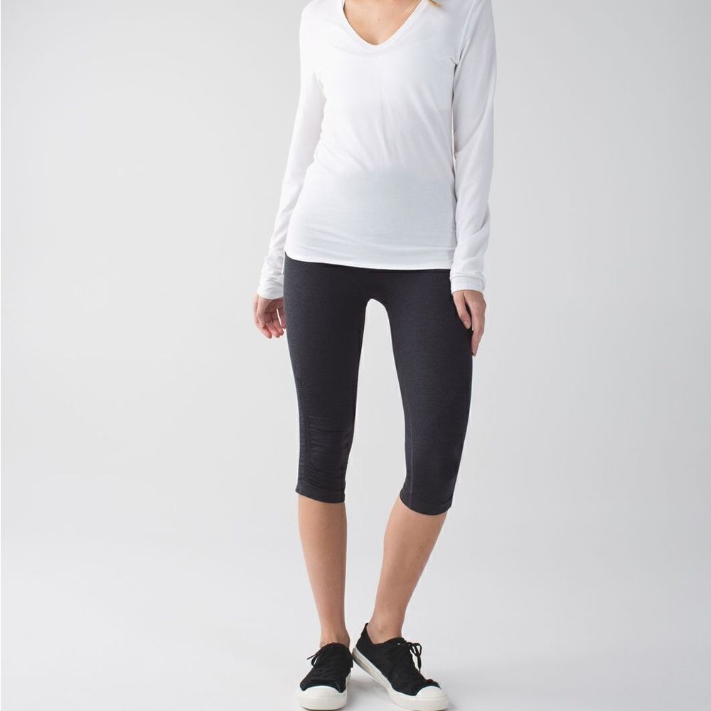 Lululemon In The Flow Crop II in Heathered Deep Coal